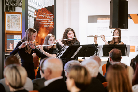 Kvartet flavtistk Neja Altenbaher, Nika Mori, Izabela Kozman, Irena Gomboc, mentorica prof. Nadja Rošer